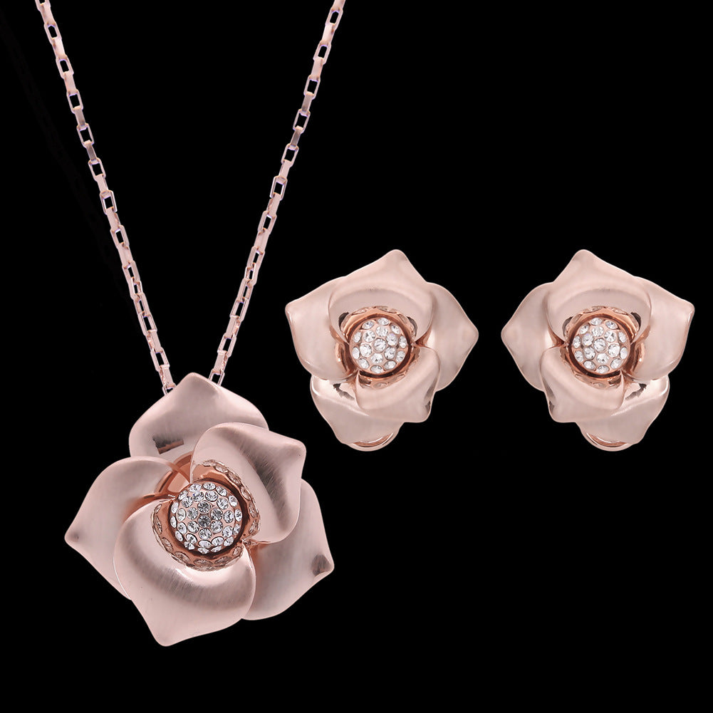 Shimmering Elegance: Unveiling the Perfect Wedding Necklace Set for the Bride GlamzLife