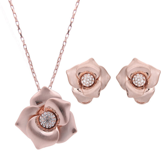 Shimmering Elegance: Unveiling the Perfect Wedding Necklace Set for the Bride | GlamzLife