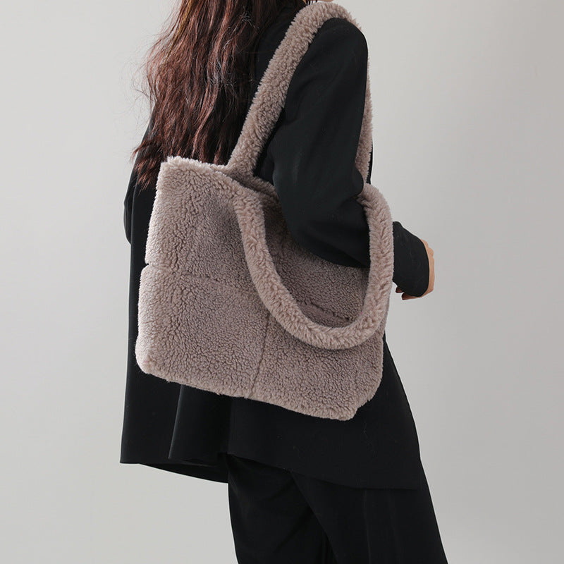 Women's Designer Luxury Plush Bag Winter Fashion Cute Tote Handbags Large Capacity Portable Single Shoulder Furry Bags GlamzLife