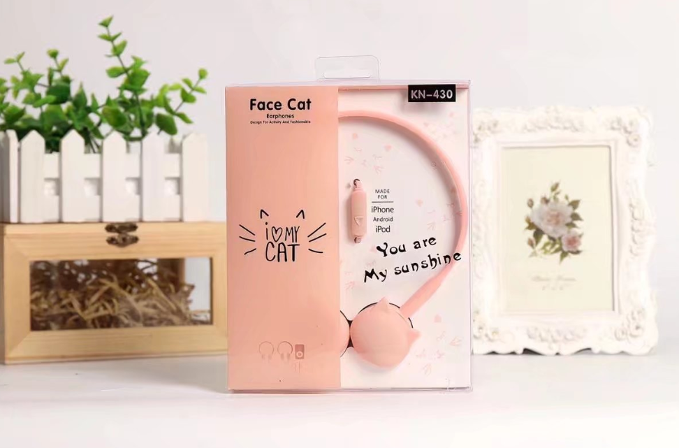 Plug Kitten Wearing Style Headphones GlamzLife